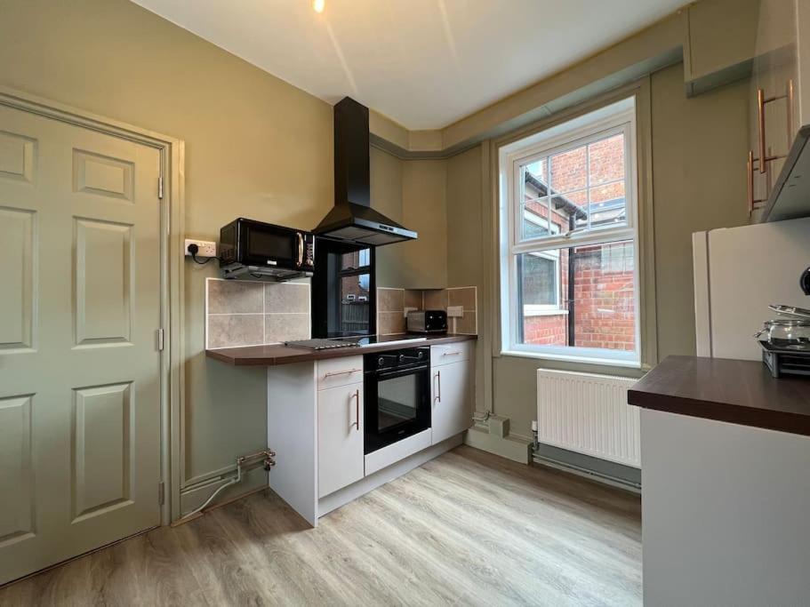 The Rose- Grd Floor, 2-5 Beds, Smarttv, Uni, Tram, M250 Fibre Apartment นอตติงแฮม ภายนอก รูปภาพ