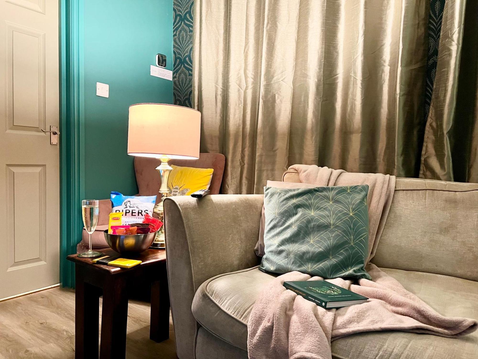 The Rose- Grd Floor, 2-5 Beds, Smarttv, Uni, Tram, M250 Fibre Apartment นอตติงแฮม ภายนอก รูปภาพ